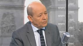 "Nous utiliserons tous les moyens pour les libérer", a indiqué Jean-Yves Le Drian au sujet des otages français au Sahel, ce mardi.