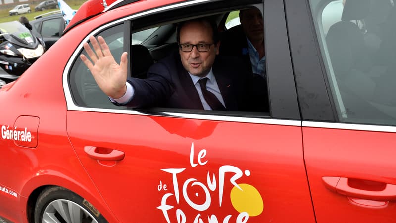 Le président françois Hollande en visite sur le Tour de France 2014.