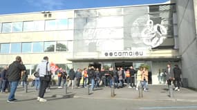 Les salariés de Camaieu ont envahi le siège de l'enseigne à Roubaix le 4 octobre.