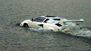 Les images de cette Countach amphibie sont réelles, mais rien n'indique que le modèle est encore capable d'évoluer sur l'eau.