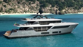 Custom Line Navetta 38: le nouveau yacht du Groupe Ferretti 