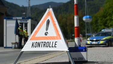 Contrôles à la frontière entre l'Allemagne et l'Autriche le 7 mai 2020 pour lutter contre l'épidémie de coronavirus