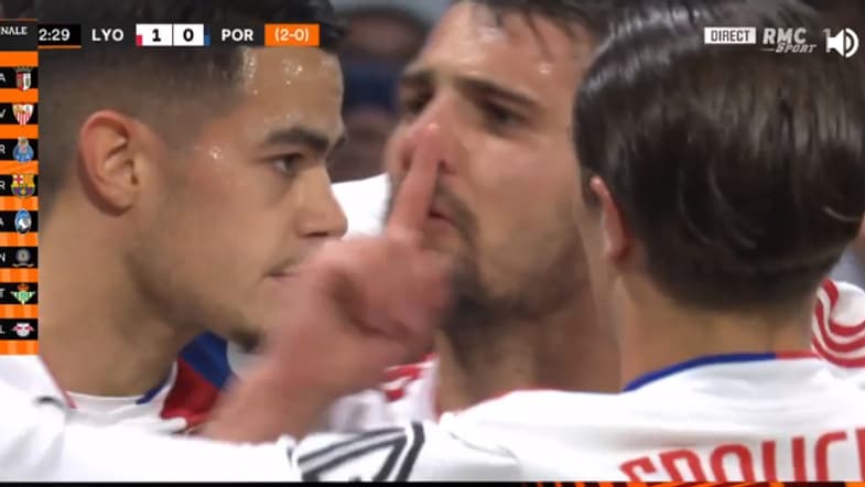 Léo Dubois contre Porto Léo Dubois contre Porto