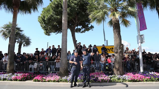 Des policiers en faction sur la Croisette, lors du festival de Cannes 2014.