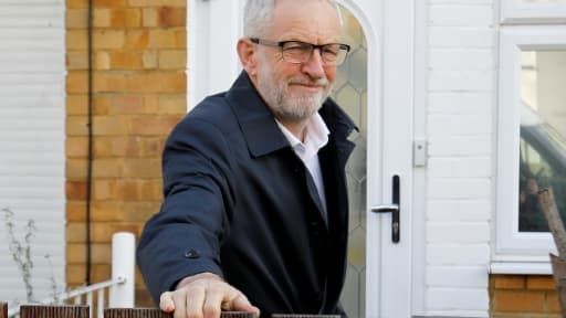 Le leader du Labour, Jeremy Corbyn, quitte sa maison dans le nord de Londres le 11 mars 2019 Le leader du Labour, Jeremy Corbyn, quitte sa maison dans le nord de Londres le 11 mars 2019