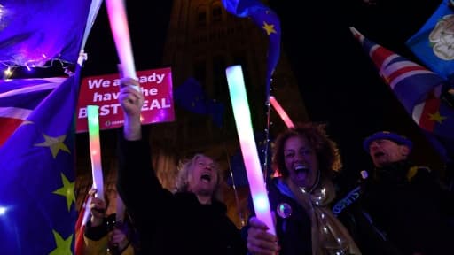 Des anti-Brexit manifestent devant le Parlement à Londres, le 12 mars 2019 Des anti-Brexit manifestent devant le Parlement à Londres, le 12 mars 2019