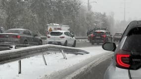 Du verglas commence à se former sur certaines routes franciliennes.