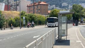 Depuis lundi 14 août, les usagers sont invités à se rendre à l'arrêt Vauban plutôt que Boyer pour prendre la ligne 82 direction Plateau de justice, à Nice. 