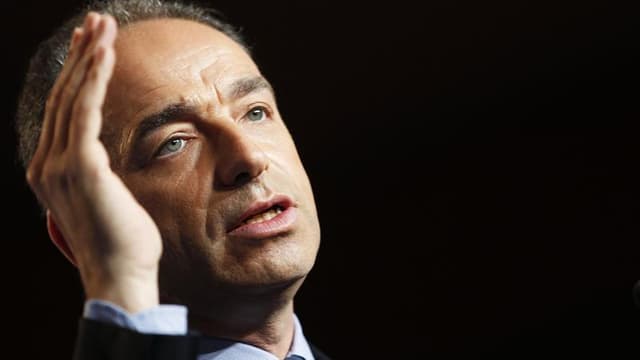 La gauche arrive dimanche en tête du premier tour des élections législatives mais l'UMP est devant le Parti socialiste, a déclaré Jean-François Copé, selon lequel "les jeux ne sont pas faits" pour le second tour. /Photo prise le 26 mai 2012/REUTERS/Régis