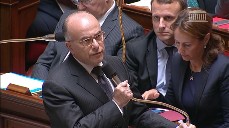 Bernard Cazeneuve s'est emporté contre les critiques de la droite lors des questions au gouvernement.