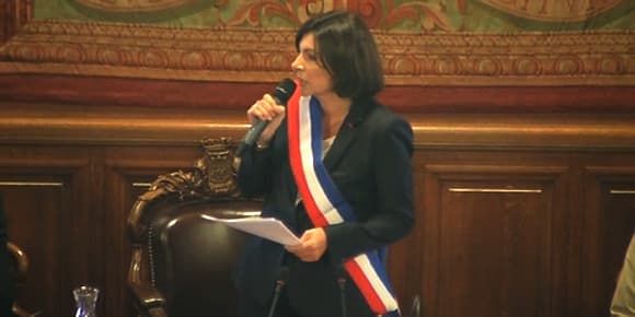 Anne Hidalgo à la mairie de Paris le 5 avril 2014.