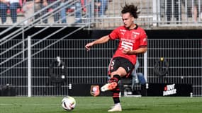 Arthur Theate avec Rennes face à Lille, le 16 septembre 2023.