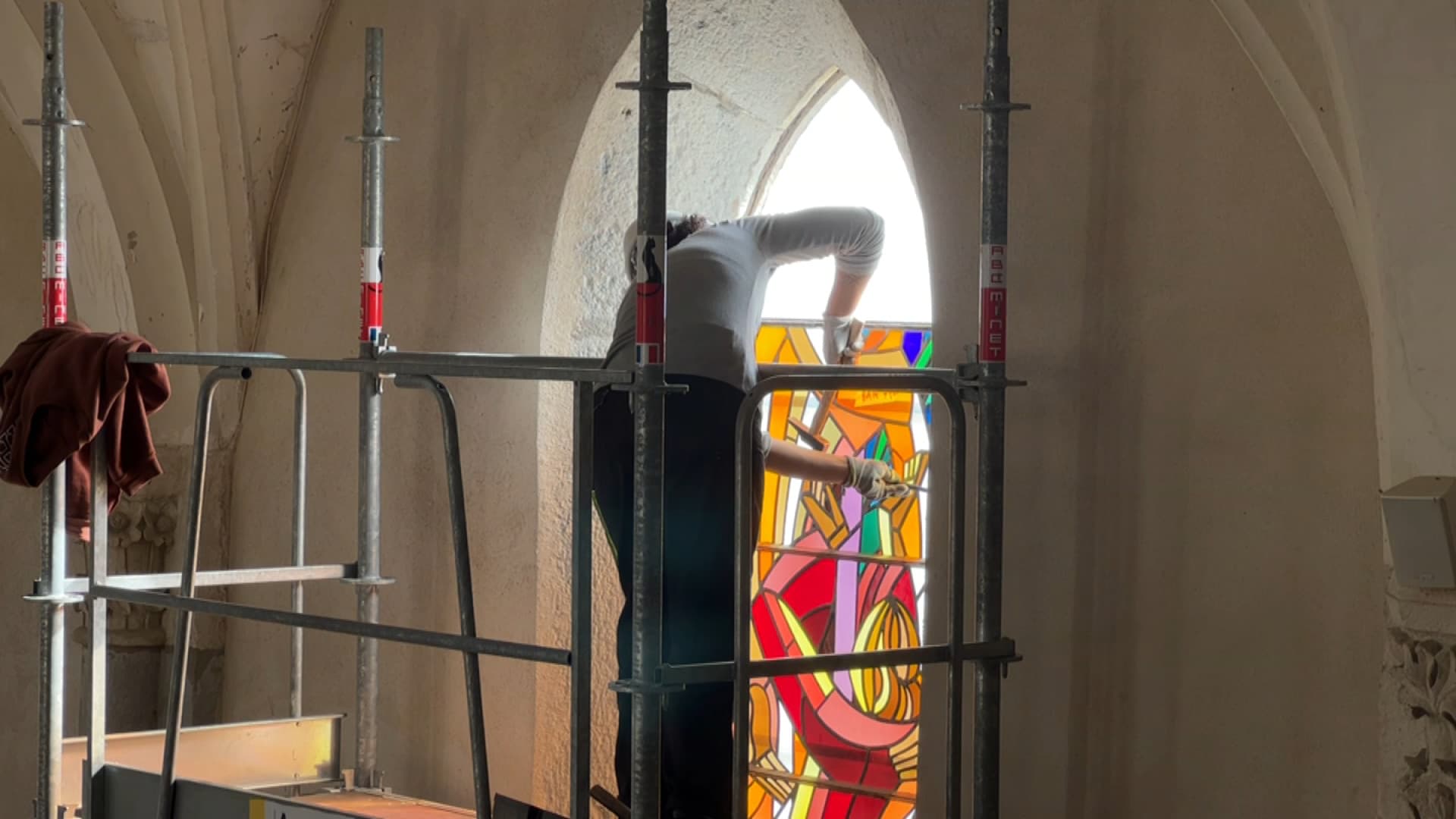 Les vitraux de l'église de Sainte-Catherine en plein décrochage.