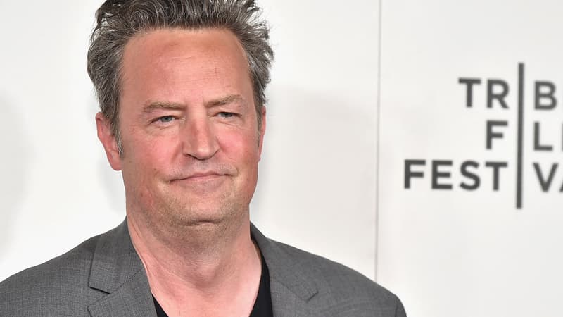 Regarder la vidéo Matthew Perry: un docteur lié à la mort de l'acteur de 