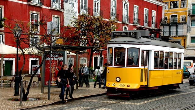 Covid-19: le Portugal, confronté à une flambée des cas ...