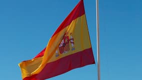 Le drapeau espagnol en berne - Image d'illustration 