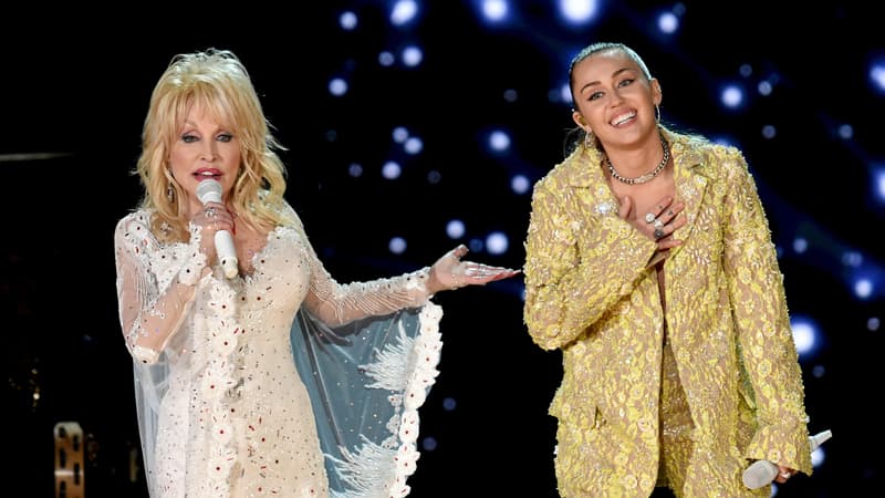 Dolly Parton et Miley Cyrus lors de la 61e édition des Grammy Awards à Los Angeles en février 2019.