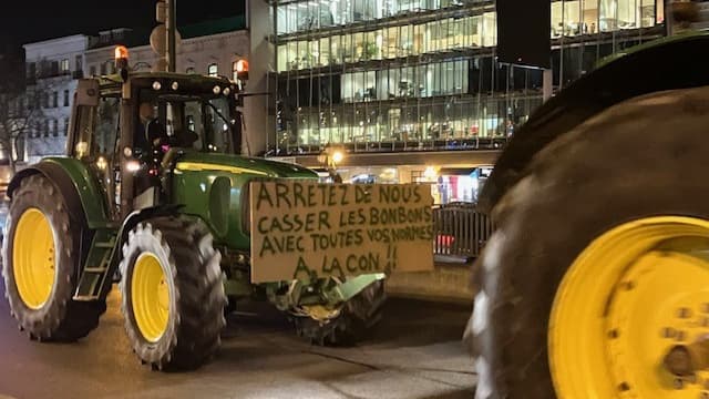 Arrivée d’une quarantaine de tracteurs dans le centre-ville de Bruxelles
