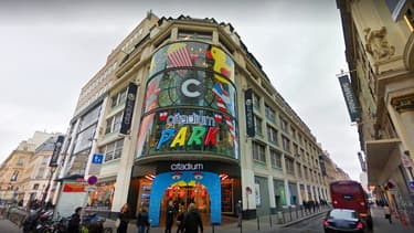 Citadium propose des stands de vêtements mixtes