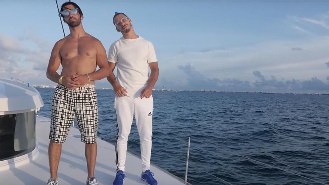 Les frères N.O.S. et Ademo, du groupe PNL, dans le clip "J'Suis QLF" - Capture d'écran - Clip "J'Suis QLF" Les frères N.O.S. et Ademo, du groupe PNL, dans le clip "J'Suis QLF" - Capture d'écran - Clip "J'Suis QLF"