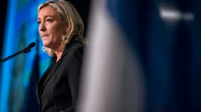 Marine Le Pen s'est moquée de Nicolas Sarkozy, mais a reconnu que l'affaire des enregistrements était "très grave".