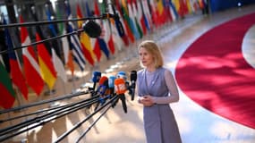 La cheffe de la diplomatie européenne Kaja Kallas répond aux questions des journalistes à Bruxelles le 20 mars 2025