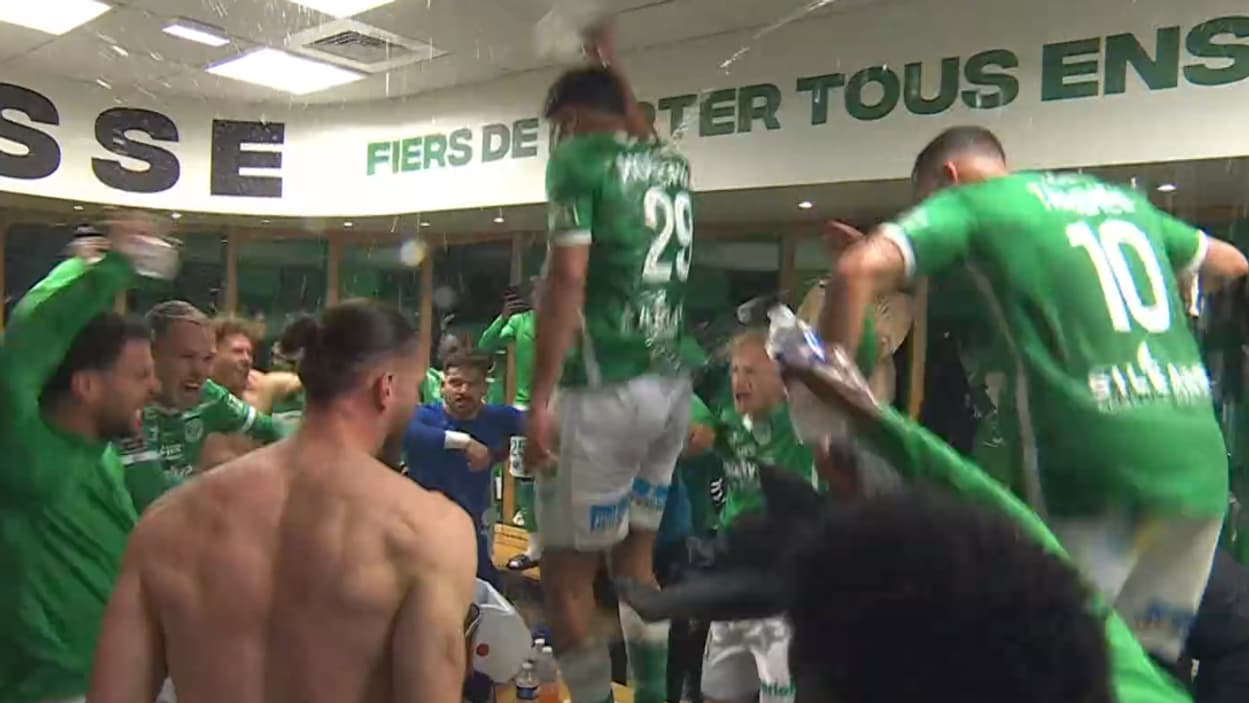 La grosse fiesta dans le vestiaire de Saint-Etienne après le derby, 20 avril 2025