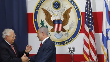 L'ambassadeur américain en Israël et le Premier ministre israélien lors de l'inauguration de l'ambassade américaine en Israël.