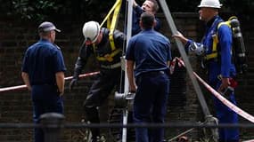 Une alerte à la sécurité à Londres a conduit lundi à la fermeture du Mall, avenue menant au palais de Buckingham. Selon Sky News, la police londonienne aurait reçu un avertissement d'un groupe dissident de républicain irlandais. /Photo prise le 16 mai 201