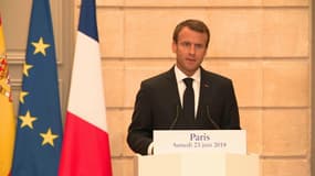 Migrants: Macron propose la mise en place de "centres fermés" dès leur débarquement