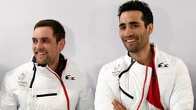 Simon Desthieux (gauche) et Martin Fourcade (droite) vont participer au relais mixte de biathlon à Pyeongchang