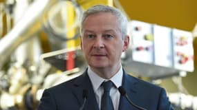 Bruno Le Maire, lors d'une visite sur le site d'ArianeGroup à Vernon, dans l'Eure, le 6 décembre 2021