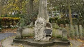 A Lille, la statue du "P'tit Quinquin" a été vandalisée. La maire, Martine Aubry, annonce que la municipalité va porter plainte. 