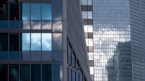 Des tours de bureaux dans le quartier d'affaires de la Défense, à l'ouest de Paris, en septembre 2022 (photo d'illustration).