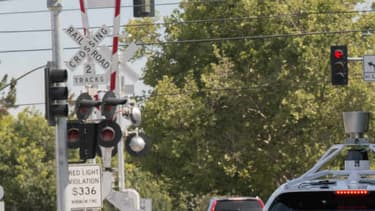 La Google Car, dans un test sur route ouverte, un environnement beaucoup plus complexe que les autoroutes, explique la société californienne. Cette complexité vient notamment de la présence de cyclistes.