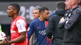 Luis Enrique et Kylian Mbappé lors de PSG-Reims (2-2, L1), le 10 mars 2024