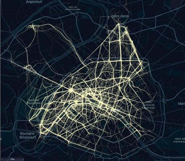 La carte des déplacements des usagers de vélos en libre-service Lime à Paris, se portant majoritairement sur les sites des JO.