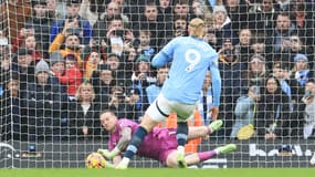 L'arrêt de Jordan Pickford sur le penalty d'Erling Haaland lors du match Manchester City-Everton, le 26 décembre 2024.