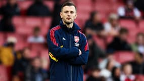 Jack Wilshere en train de diriger un match des U18 d'Arsenal en avril 2023