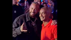 Neymar prend la pose à l'anniversaire de Romario, 28 janvier 2024