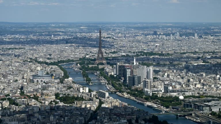 Paris et la Seine vue du ciel, le 1er juin 2022.