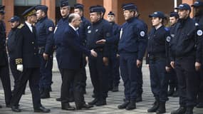 Le ministre de l'Intérieur, Bernard Cazeneuve, mardi à Orléans. 