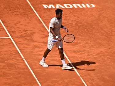 Gaël Monfils lors de sa défaite contre l'Italien Luciano Darderi (6-4, 6-2) au le premier tour du Masters 1000 de Madrid, le 24 avril 2024