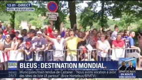 Equipe de France : Beaucoup de supporters français devant l'hôtel des Bleus pour les accompagner vers la Russie et la Coupe du monde