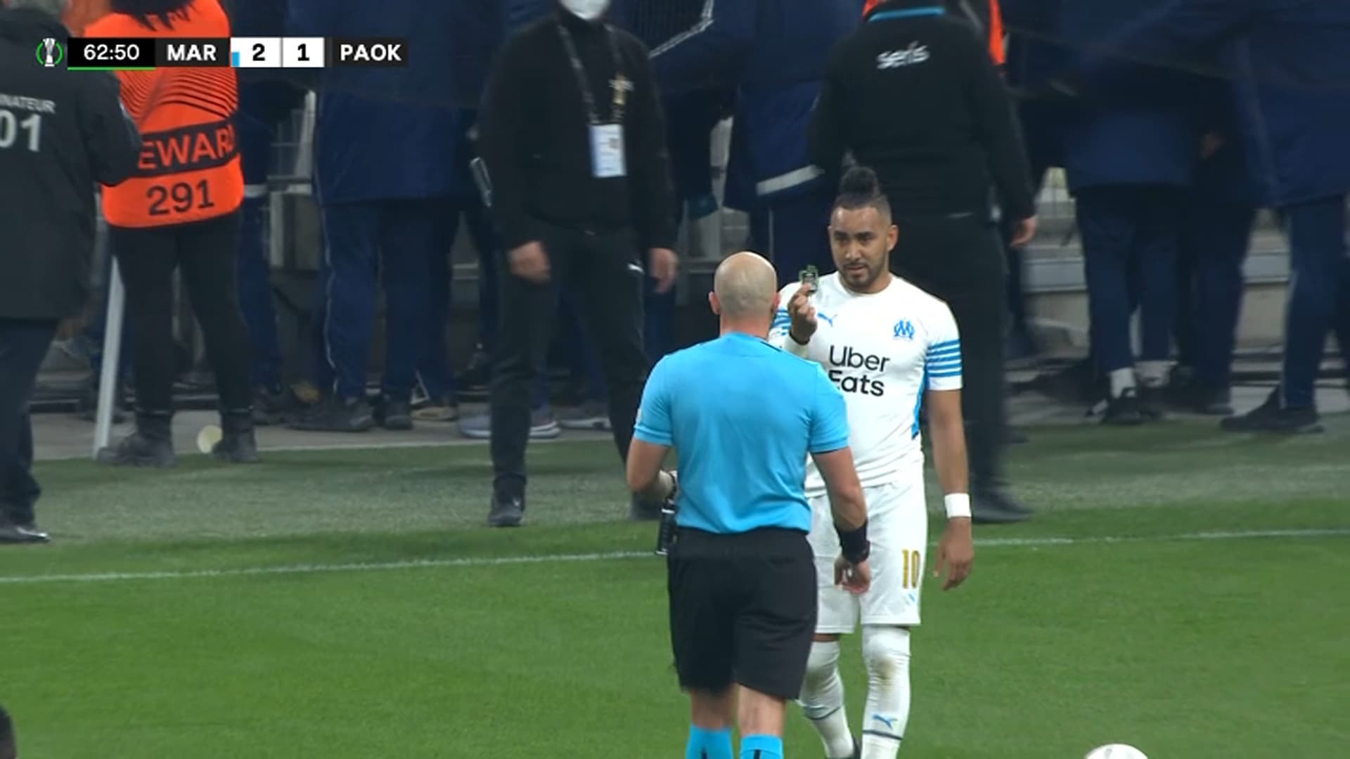 Payet victime de jet de projectiles contre le PAOK Payet victime de jet de projectiles contre le PAOK