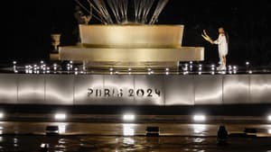 L'allumage final de la vasque olympique par Marie-José Pérec et Teddy Riner, cérémonie d'ouverture des JO de Paris, 26 juillet 2024