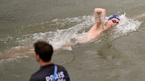 Un nageur en reconnaissance dans la Seine, le 7 août 2024