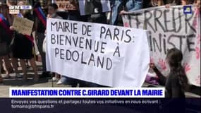 Paris: manifestation contre Christophe Girard devant l'Hôtel de ville