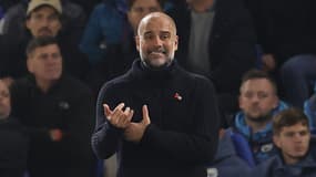 Pep Guardiola soucieux pendant un match de Manchester City en Premier League, novembre 2024