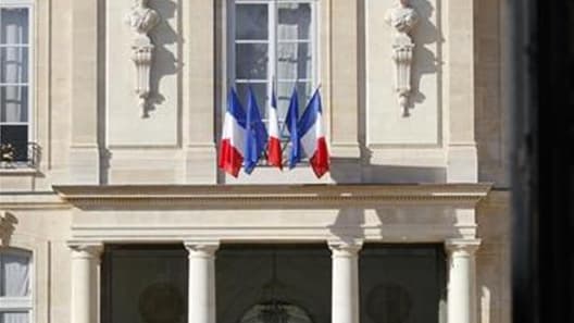 Un cadre d'une entreprise travaillant sur des bâtiments publics s'est fait voler des supports numériques contenant notamment les plans de l'Elysée, du ministère de l'Intérieur et de plusieurs grandes entreprises. /Photo prise le 16 mai 2012/REUTERS/Stépha